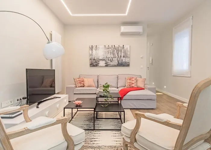 Experience The Best Of Madrid! Gran Via Apartment For 6, Comfort And Style In The Heart Of Chueca III