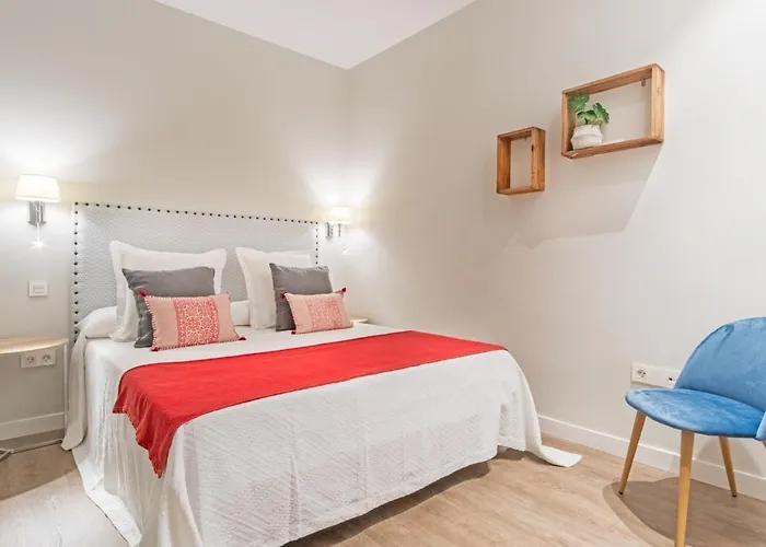 Experience The Best Of Madrid! Gran Via Apartment For 6, Comfort And Style In The Heart Of Chueca III